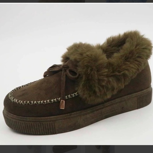 🔥New🔥Cozette Olive Casual Flats. Size Suggestion/ Size Up by 1 size - Picture 2 of 2